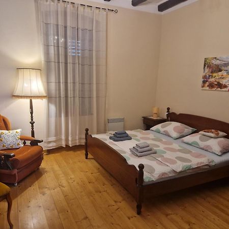 Apartments Sena Pula Extérieur photo