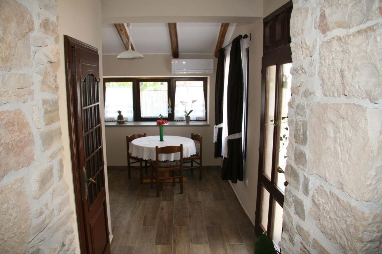 Apartments Sena Pula Extérieur photo