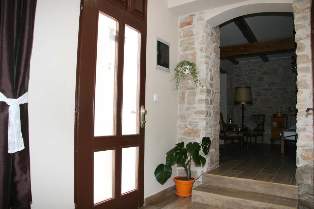 Apartments Sena Pula Extérieur photo