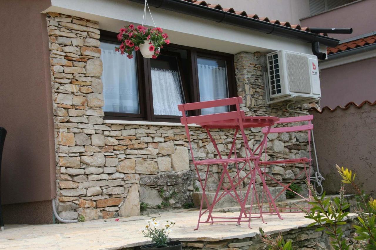 Apartments Sena Pula Extérieur photo