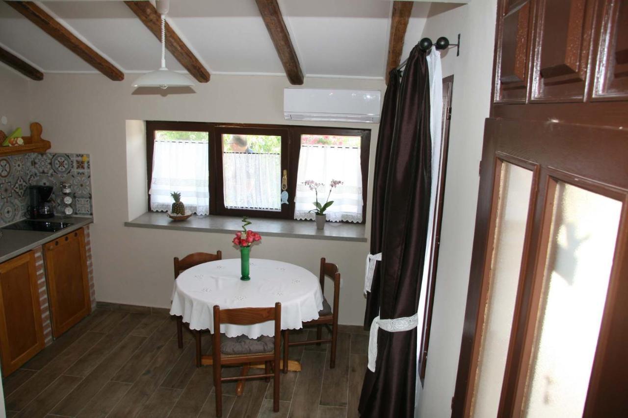Apartments Sena Pula Extérieur photo