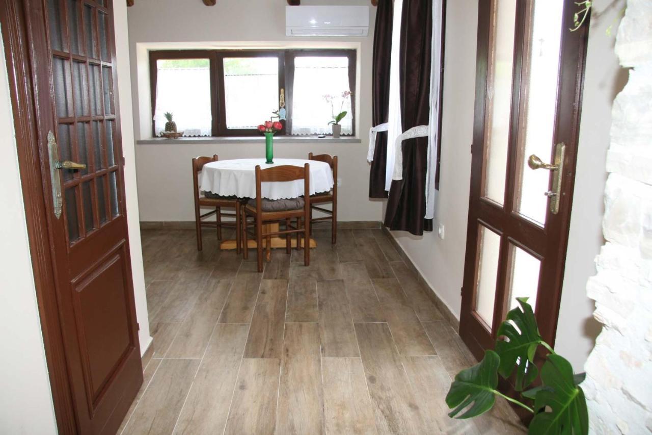 Apartments Sena Pula Extérieur photo