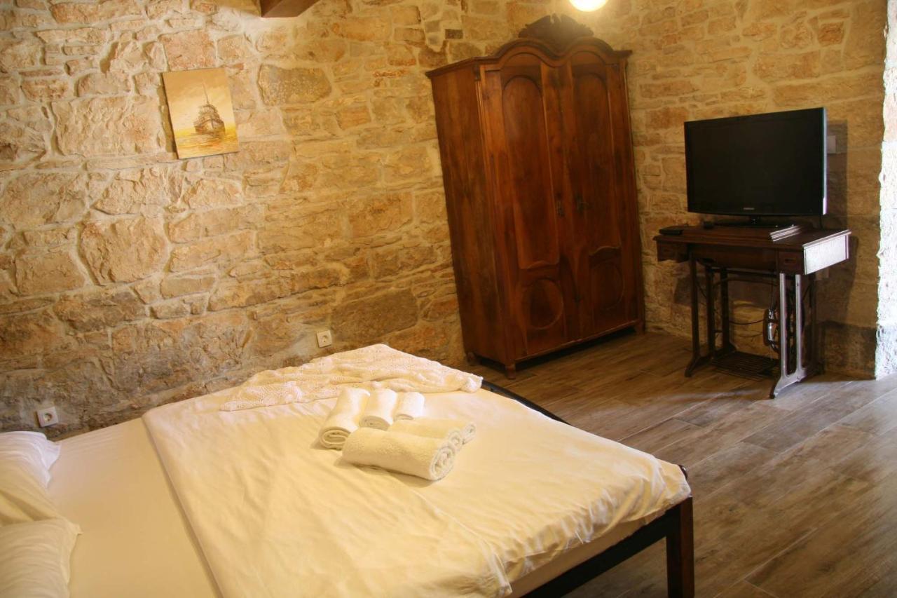 Apartments Sena Pula Extérieur photo
