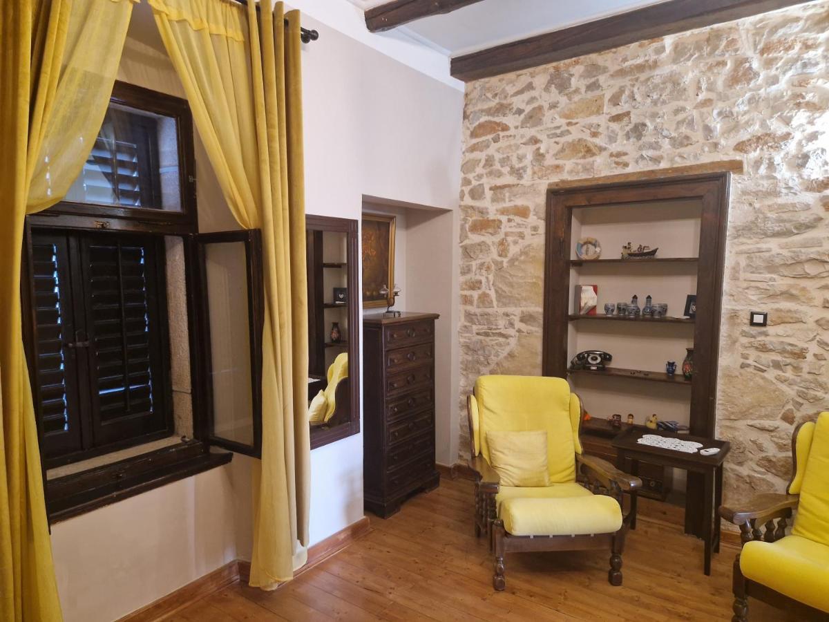 Apartments Sena Pula Extérieur photo
