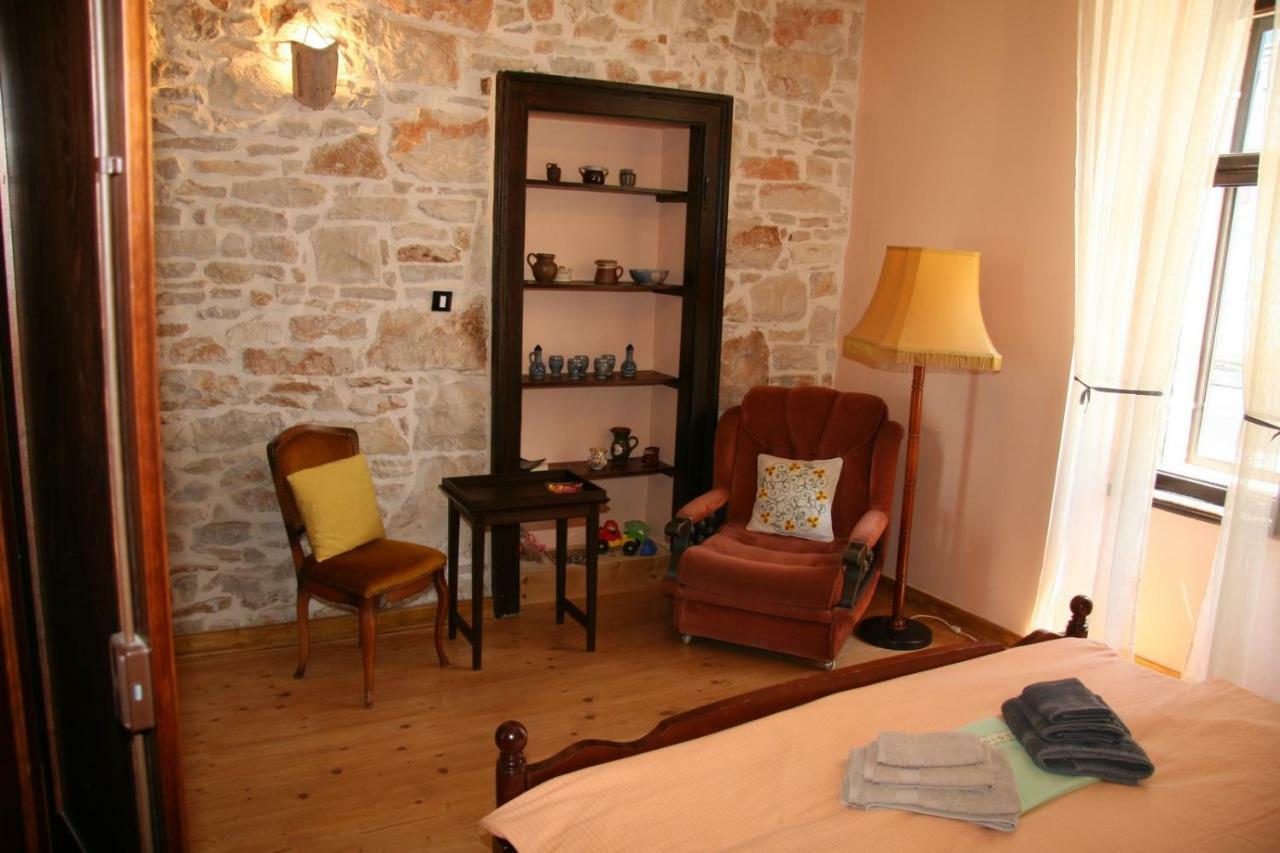 Apartments Sena Pula Extérieur photo