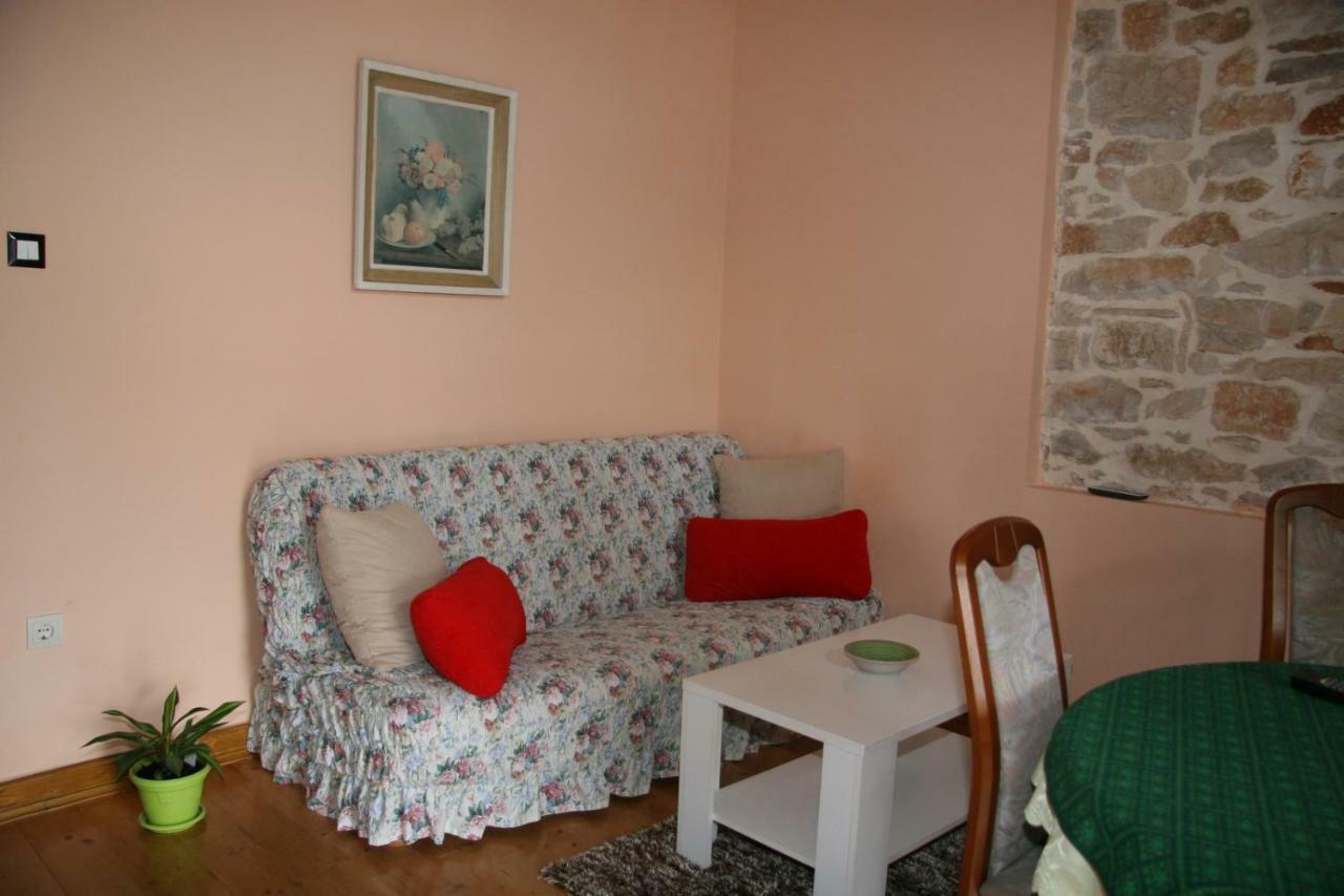 Apartments Sena Pula Extérieur photo