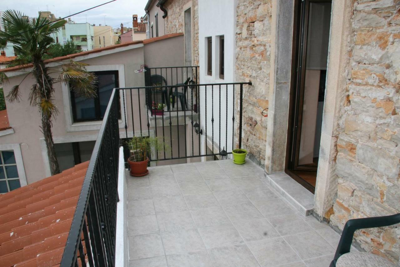 Apartments Sena Pula Extérieur photo