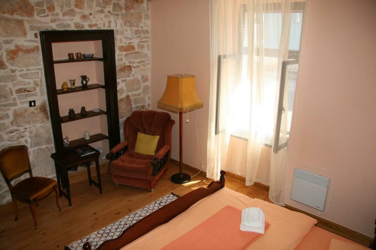 Apartments Sena Pula Extérieur photo